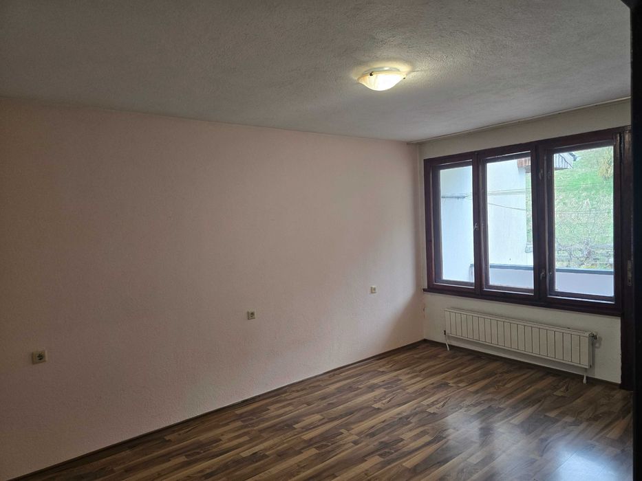 ДОГОВАРЯНЕ / Продавам - 120 КВ.М / Многостаен апартамент във гр.Чепеларе !!!