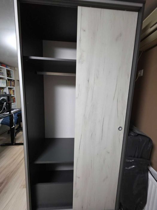 обзавеждане за спалня (гардероб и легло - 120 см.)+ геймърско ел. бюро