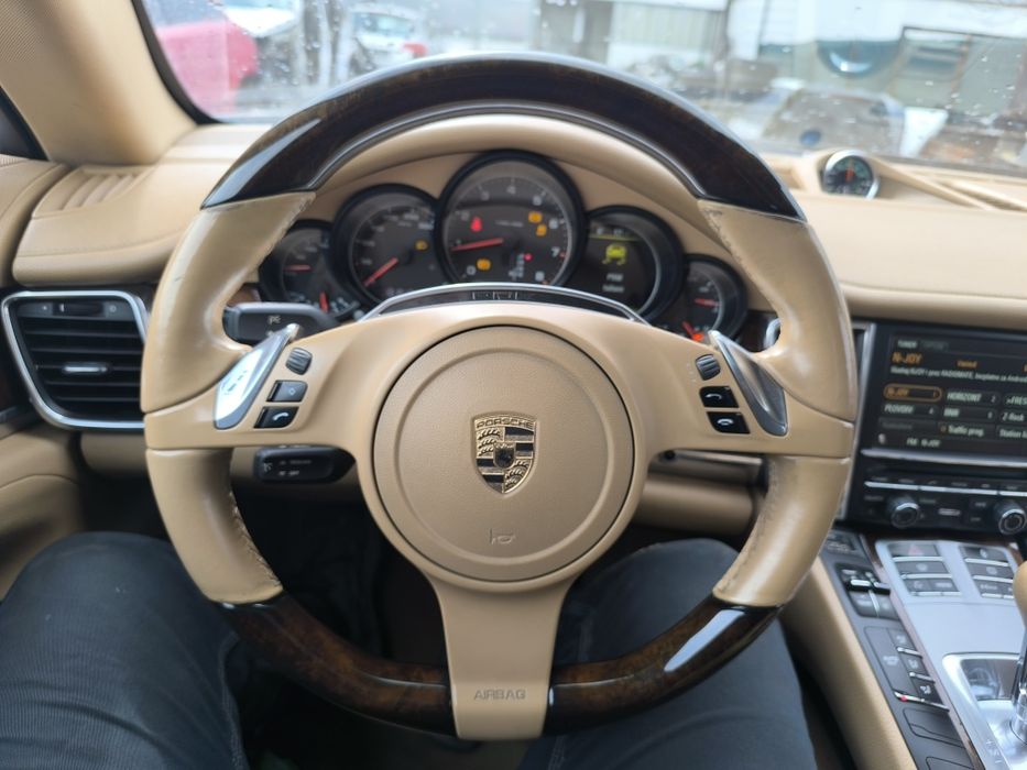 Махагонов Волан Porsche Panamera 970