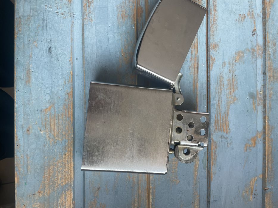 Bricheta uriasa gen zippo