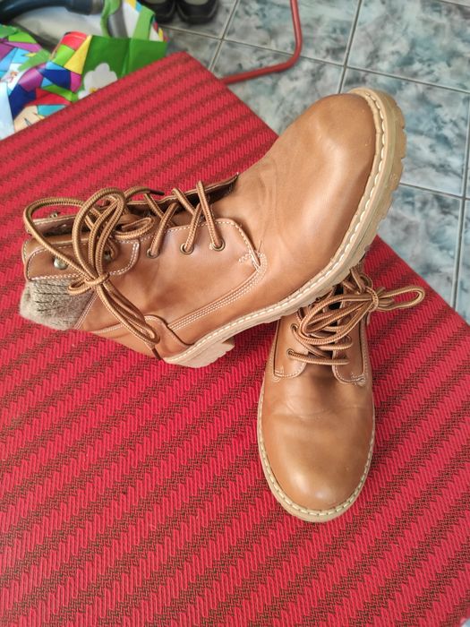 Ghete din piele 100%, nr. 41.
Foarte comode, foarte ușoare pr