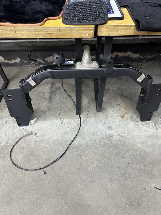 Фаркоп для Тойота прадо