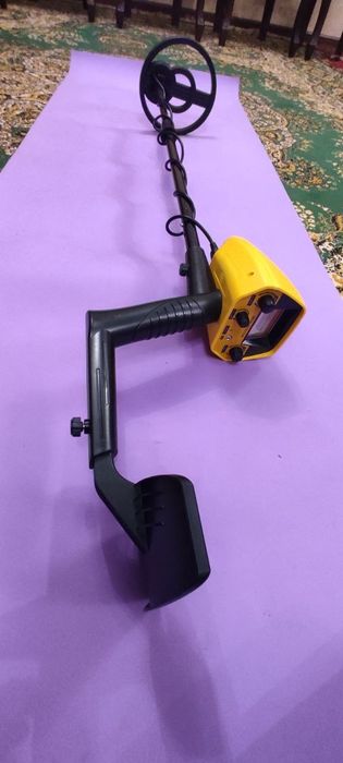 Металлоискатель арзон срочно сотаман новый!! Енги!! Коробка