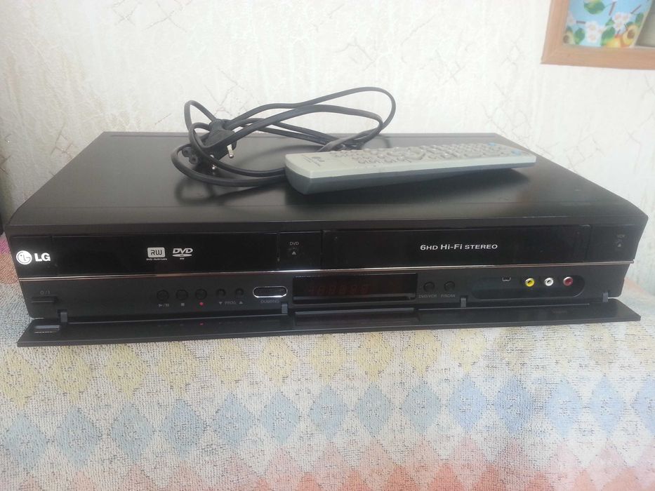 двд LG записывает на диск и на кассету в отличном рабочем состоянии