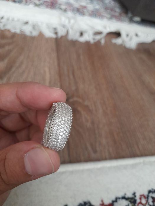 Kumush uzuk Shoira ismli spochka