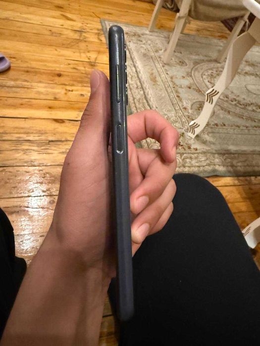 А 13 телефон не плохое ну к сожалению у телефона разбит экарн