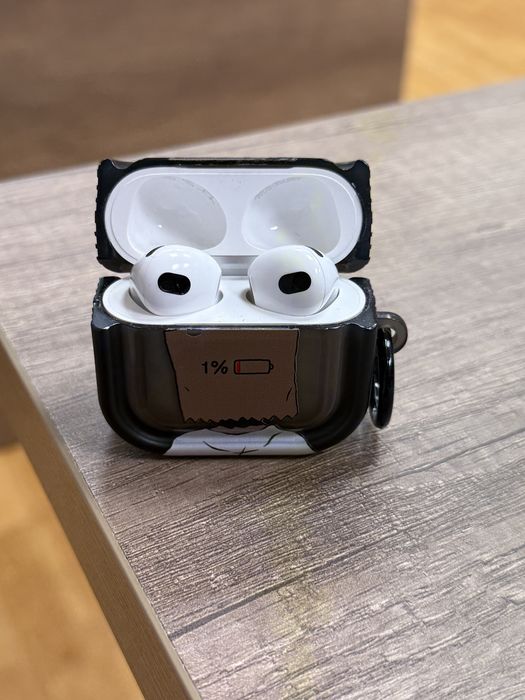 Продам AirPods 3