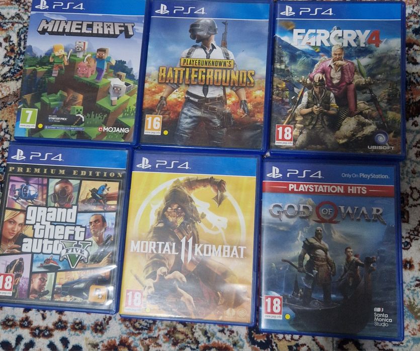 Vând jocuri de Playstation 4