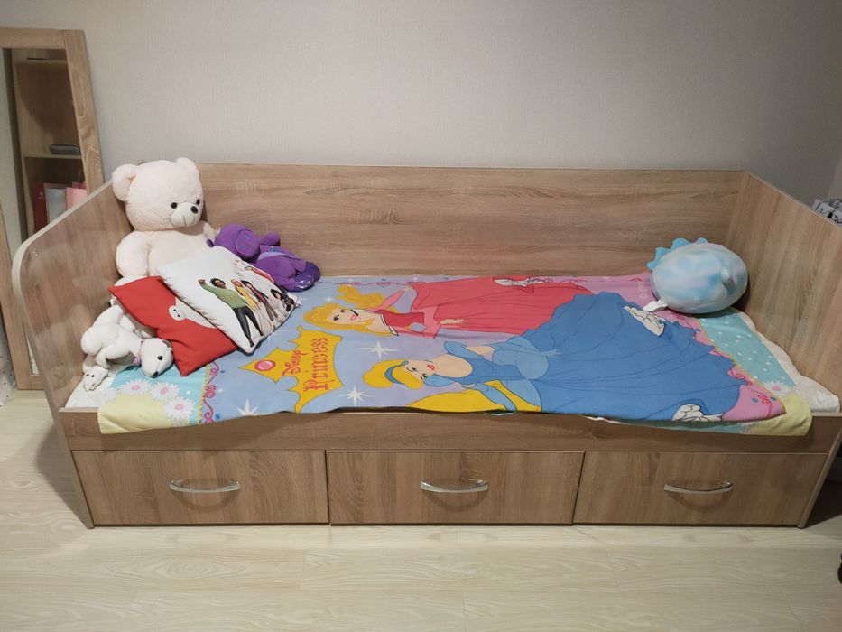 Продаю мебель в детскую