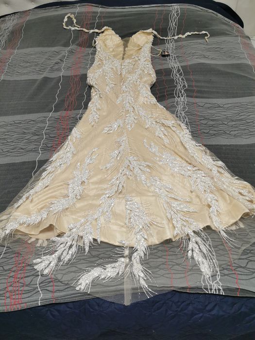 Нова бална рокля