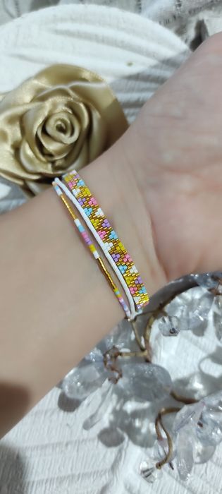 Ръчно изработени гривни от стъклени мъниста