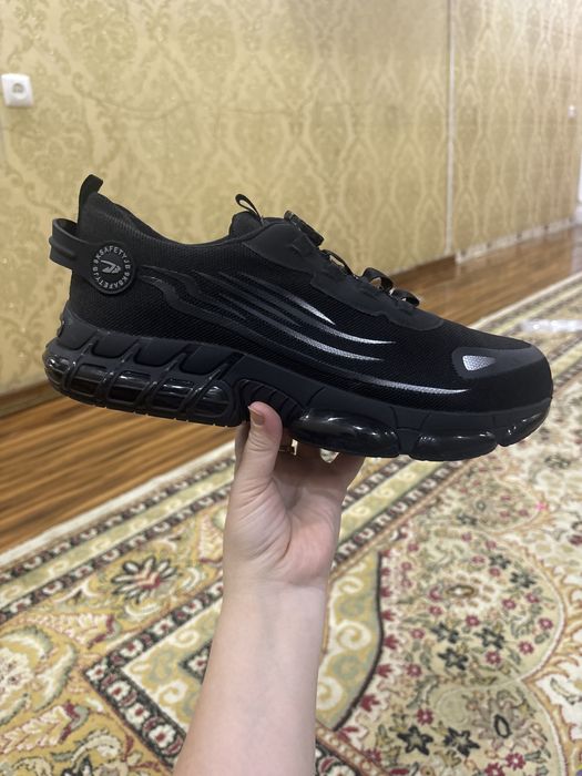 Мужские кроссовки