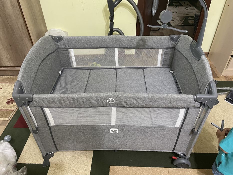 Детская кровать манеж