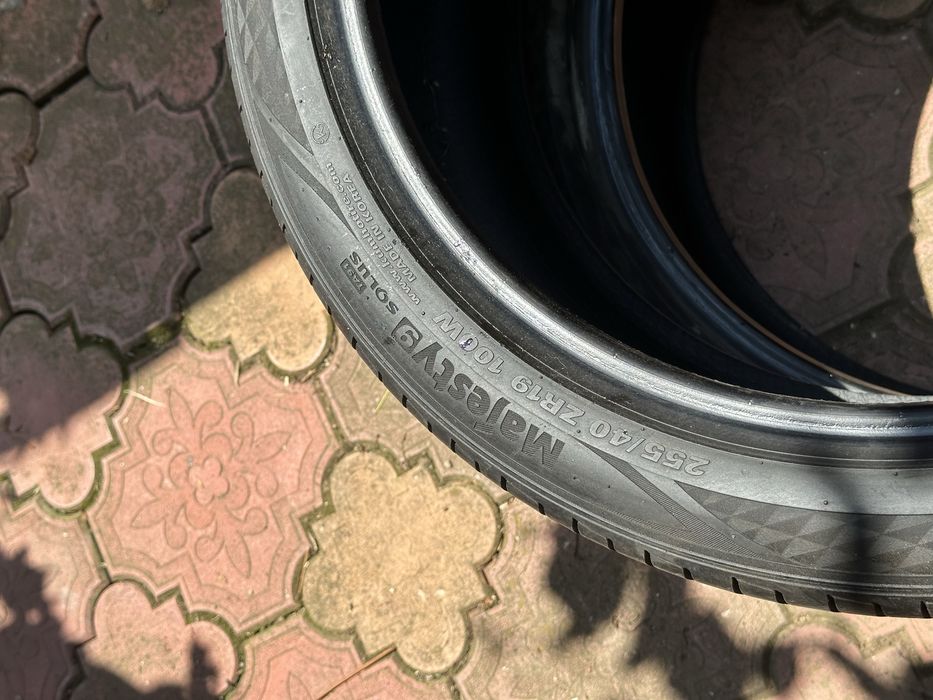 255 40 19 M+S Kumho set 4