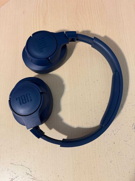 vand casti JBL Tune 720 BT ca si noi