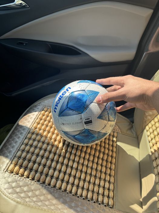 Футбольный мяч Molten F9A4800 4-размер