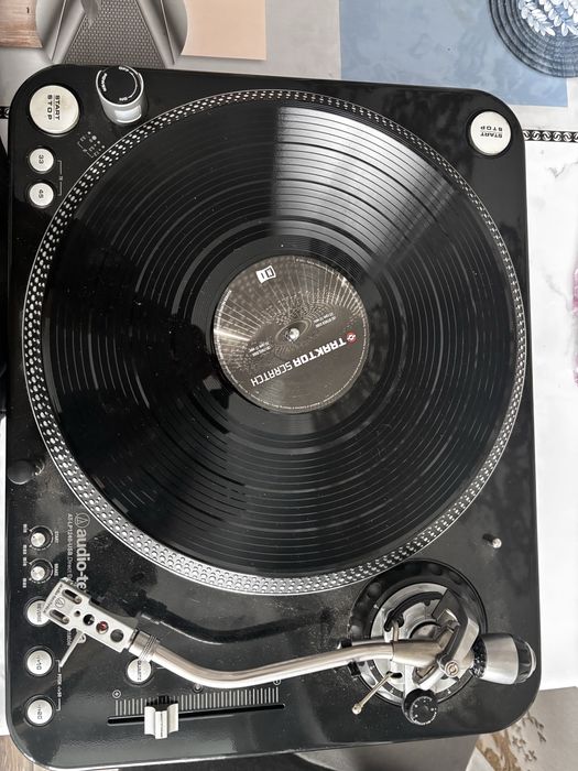 Продам проигрыватель