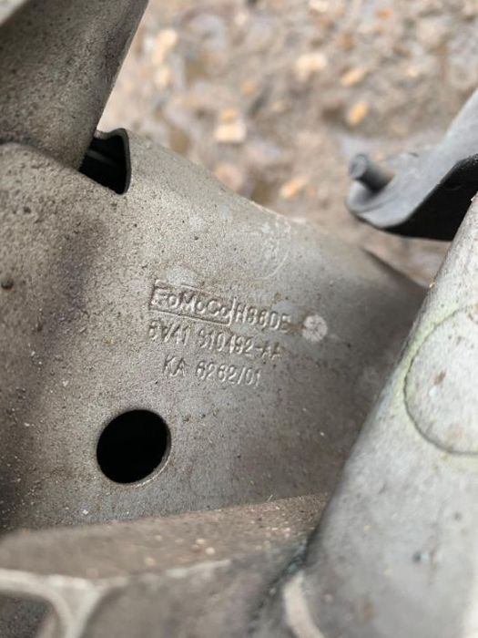 Intaritura / Armatura Bara Fata Ford Focus 2 2004 - 2011 Cod Piesa : 8V41-S10492-AA / 8V41-S10493-AA