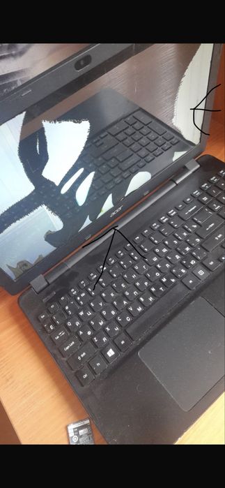 Сломаный Ноутбук