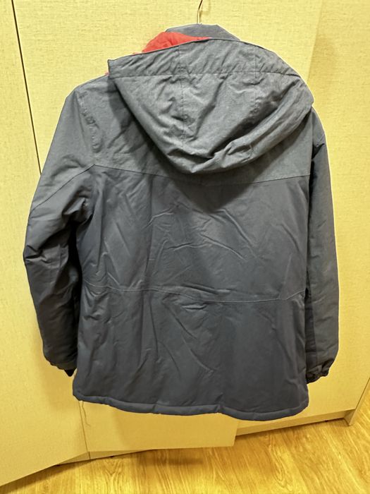 Geaca ski calduroasa ca noua