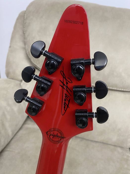 Chitara electrica Epiphone Jeff Waters Signature "Annihilation-II" Flying V