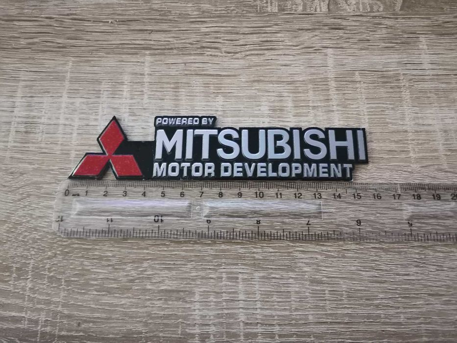 стикер Powered by Mitsubishi