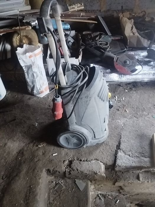 Продам Керхер б/у