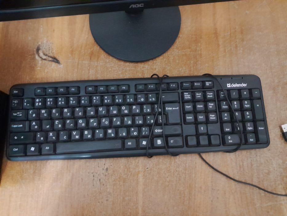 Компьютер с клавиатурой с блоком всё вместе очень выгодно