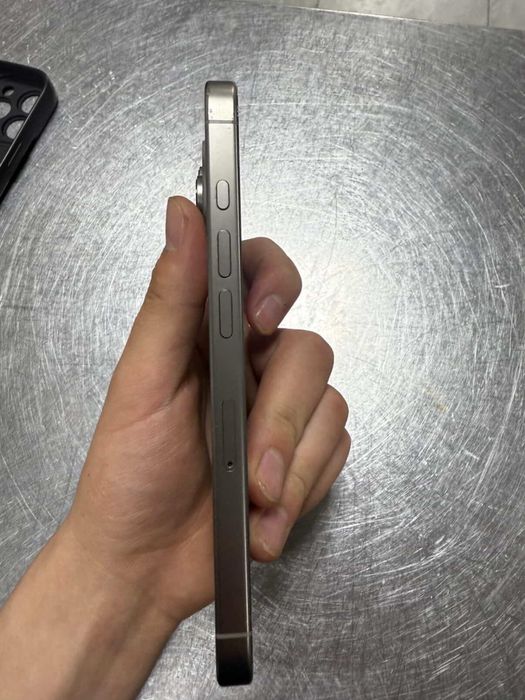 Айфон 16 про без ремонт