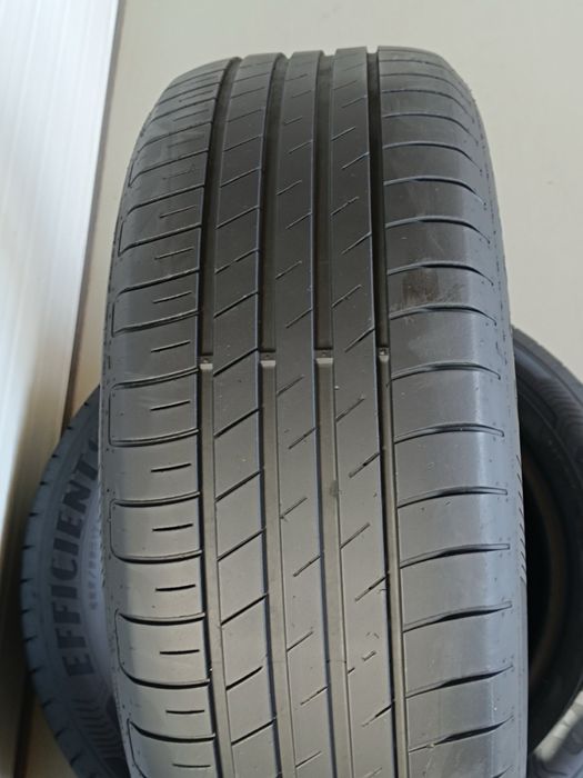 2бр летни гуми 225/55/17/97W/Goodyear efficient grip/dot2220/5.7мм гра