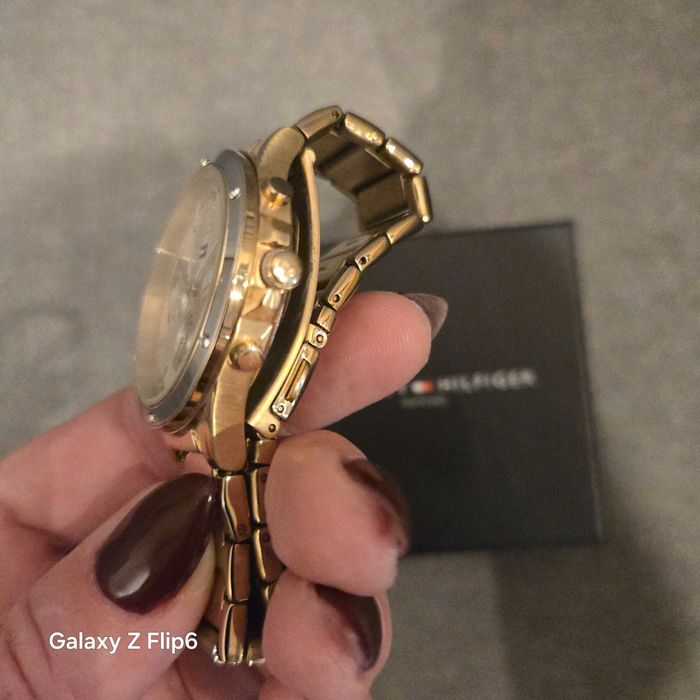 Часовник Tommy Hilfiger