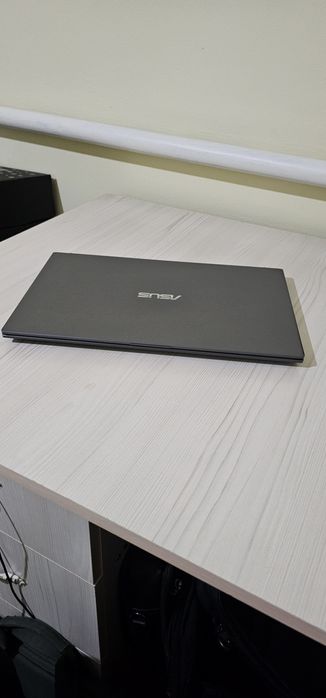Ноутбук Asus (Ryzen 3)
