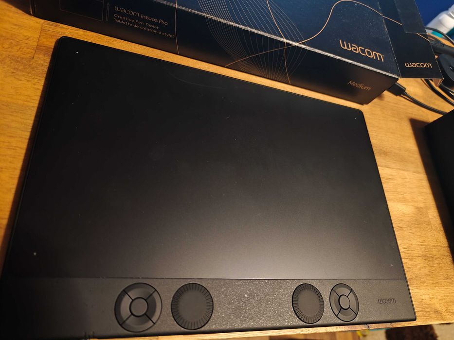 Графичен таблет Wacom Intuos Pro M 2025