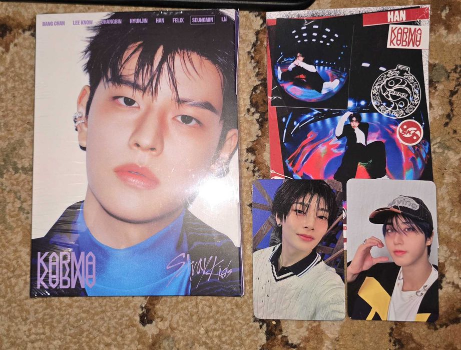 STRAY KIDS  KARMA Acordion Albums