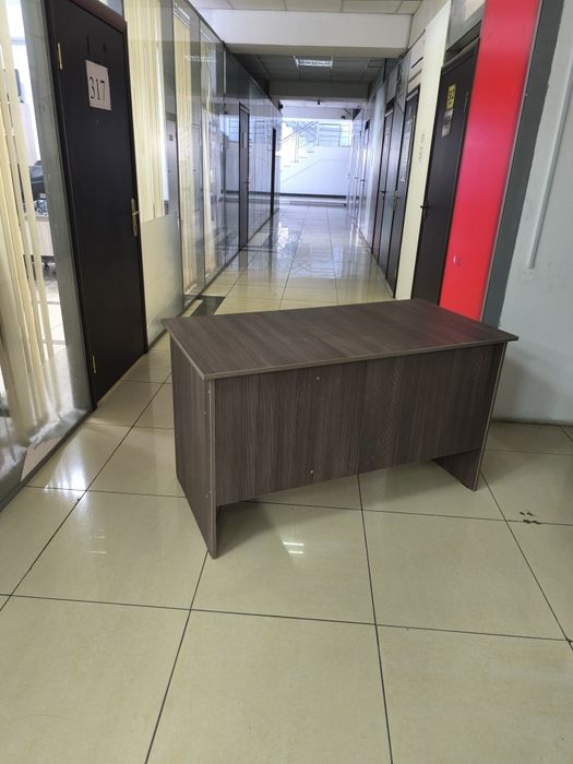 Продам офисные столы в отличном состоянии