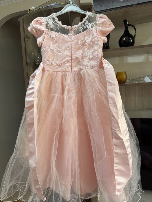 Продам платье для девочек