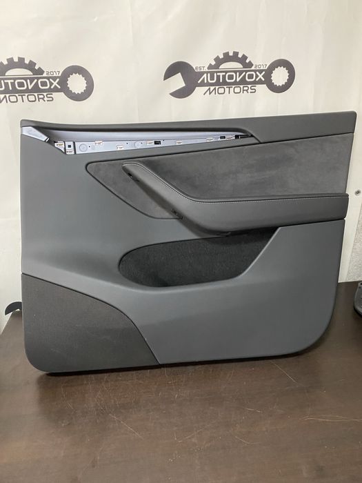 Tapiterie fata de usa capitonaj dreapta fata Tesla model Y an de la 23