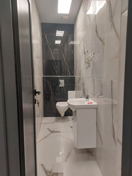 Под наем търговско помещение 60 кв.м с витрина – център Асеновград