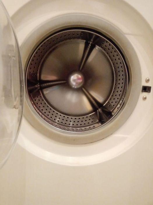 Продается стиральная машина indesit
