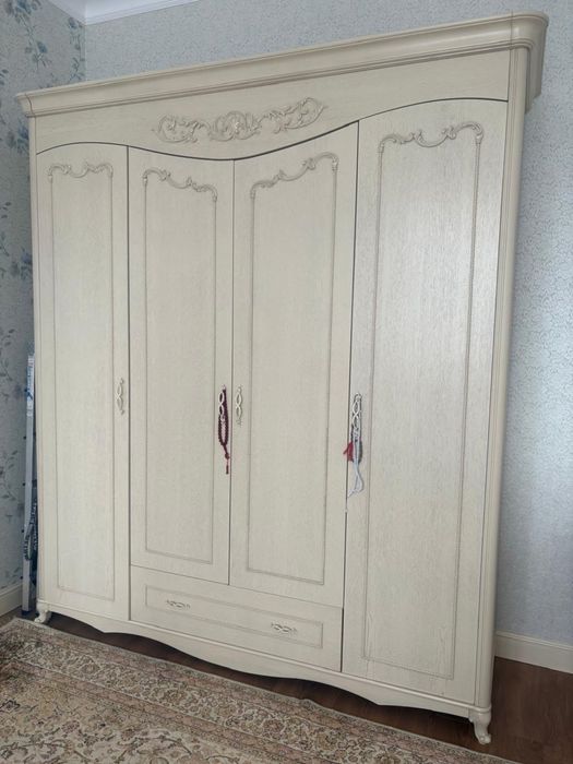 Гарнитур в ОТЛИЧНОМ состоянии АСТАНА ТОРГ