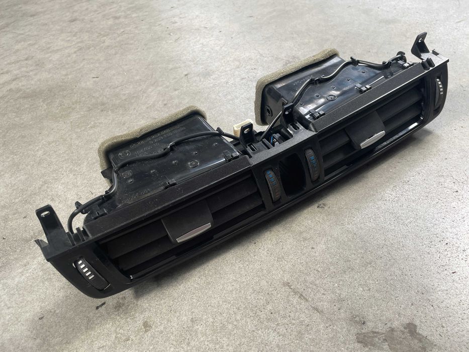 Grila aerisire centrala Bmw X5 F15 - X6 F16 cod 9252648