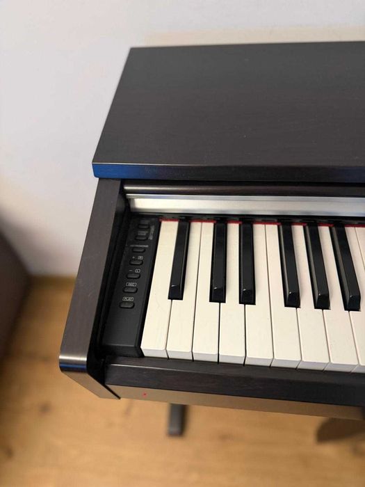 Pian digital Yamaha Arius YDP-142R + bancheta