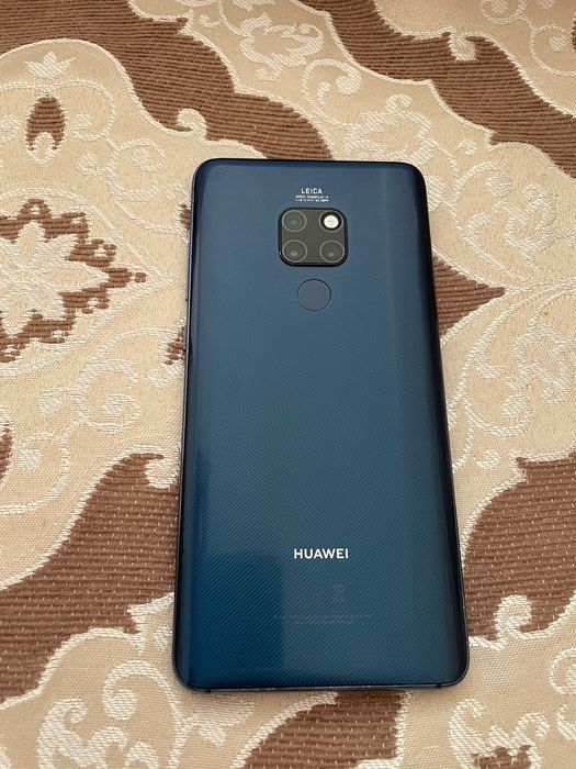 Продам телефон смартфон Huawei mate 20
