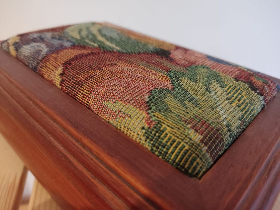 Шкатулка. Дерево. Гобелен.