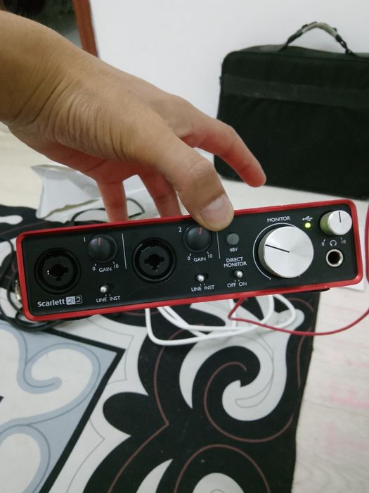 Звуковая карта focusrite Scarlett 2x2