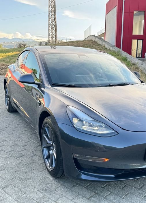 TESLA Model 3 2023 — imagine 4