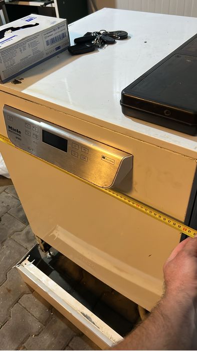 Masina de spalat vase Miele PG 8055 Professional