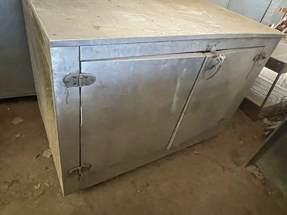 Stol nerjaveka turetski