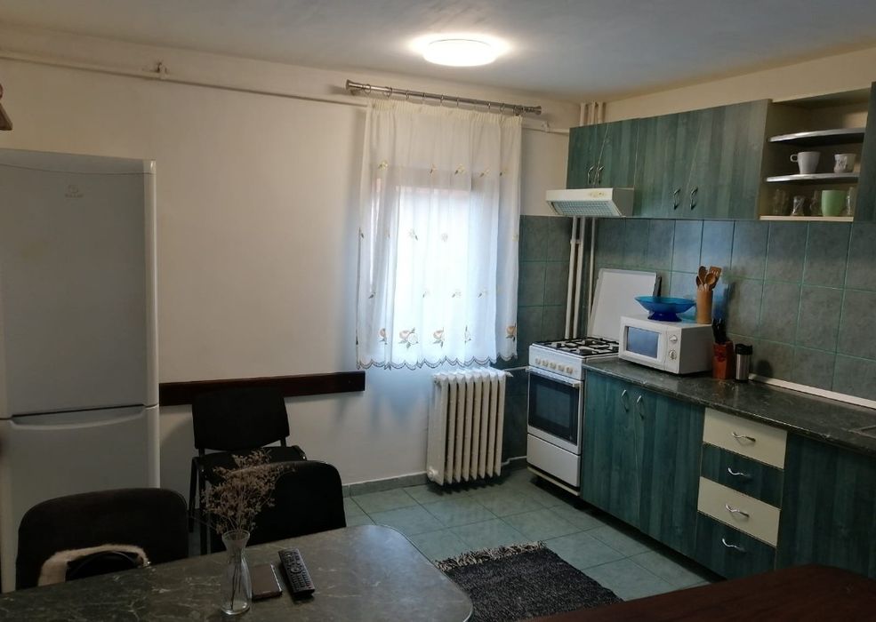Apartament 2 camere confort 1 spațios.