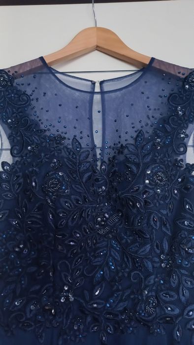 Официална рокля.